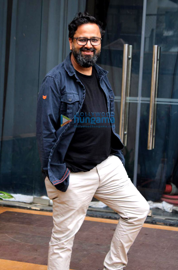 photos john abraham director nikhil advani snapped during batla house promotions 6