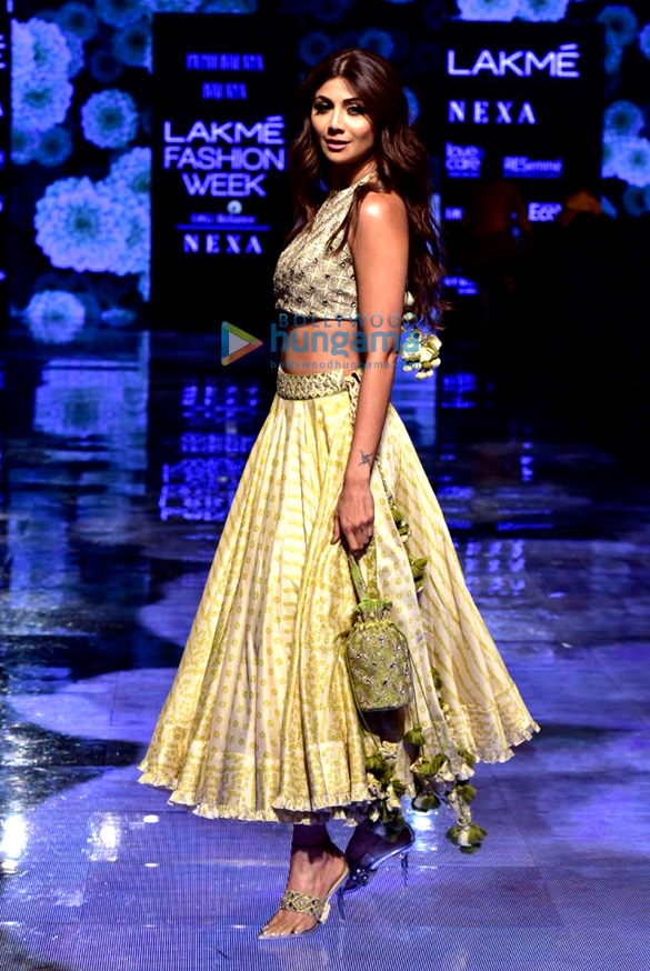 photos kangana ranaut malaika arora shilpa shetty walk the ramp as show stoppers at lakme fashion week 2019 day 5 9