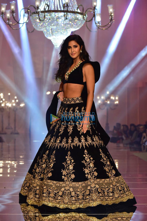 photos katrina kaif walks the ramp at lakme fashion week 2019 1