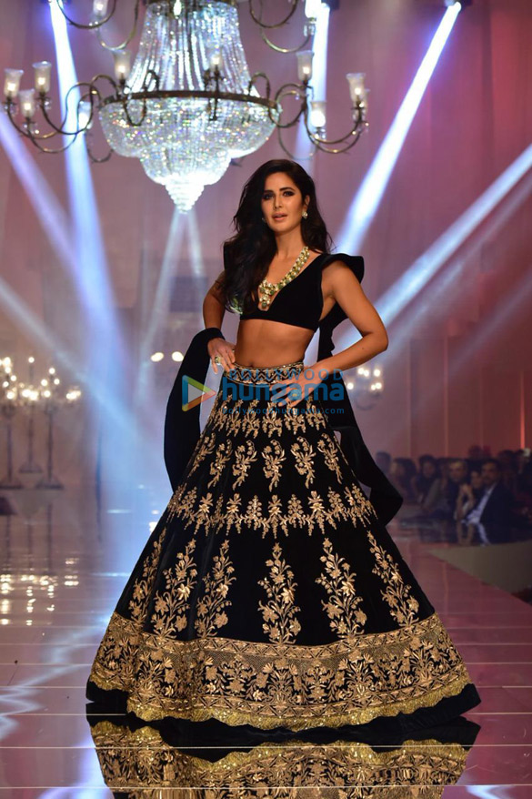 photos katrina kaif walks the ramp at lakme fashion week 2019 6