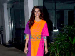 Photos: Kriti Sanon snapped at a dubbing studio in Juhu