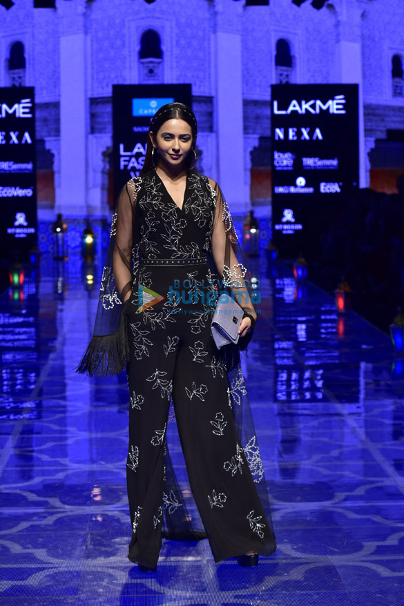 photos pooja hegde diana penty and others snapped at lakme fashion week winterfestive 2019 day 3 0101 6