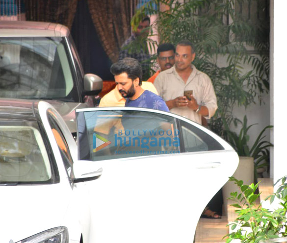 Photos: Riteish Deshmukh and Abhishek Bachchan spotted at a dubbing studio in Juhu