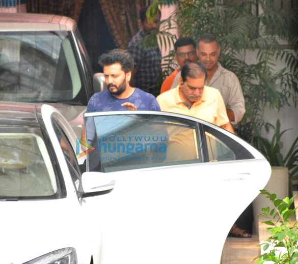 photos riteish deshmukh and abhishek bachchan spotted at a dubbing studio in juhu 6