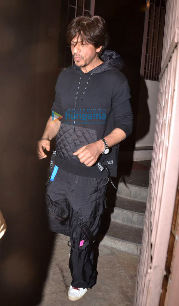 Photos: Shah Rukh Khan snapped at a dubbing studio in Bandra