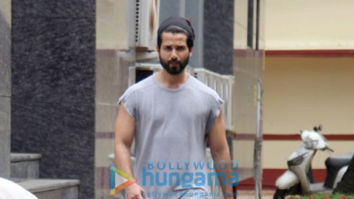 Photos: Shahid Kapoor snapped at the gym