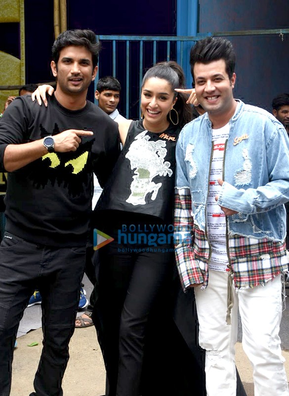 photos shraddha kapoor sushant singh rajput nitesh tiwari and others spotted outside reliance studios filmcity 2