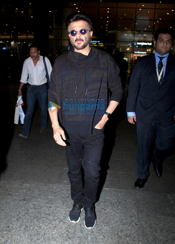 photos sonam kapoor ahuja anil kapoor and ayushmann khurrana snapped at the airport 2