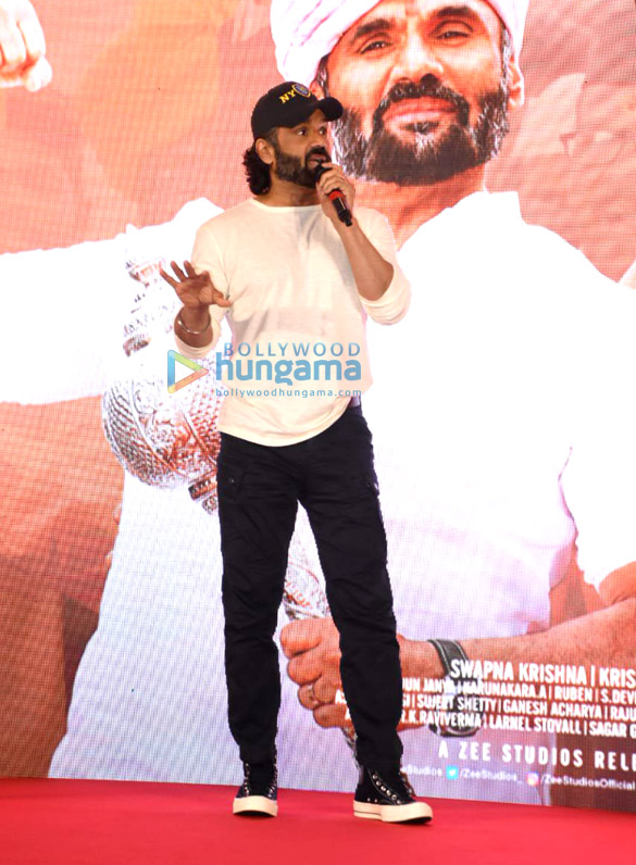 photos suniel shetty and kichcha sudeepa grace the trailer launch of pehlwaan 9