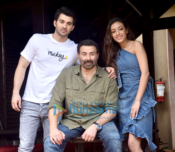Photos: Sunny Deol, Karan Deol and Sahher Bambba snapped during Pal Pal Dil Ke Paas promotions