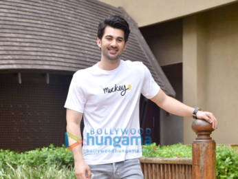 Photos: Sunny Deol, Karan Deol and Saher Bamba snapped during Pal Pal Dil Ke Paas promotions