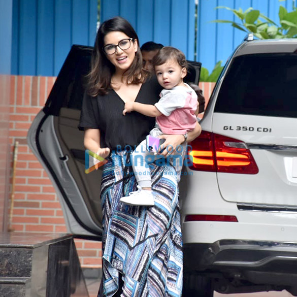 photos sunny leone snapped with her kids 1 2