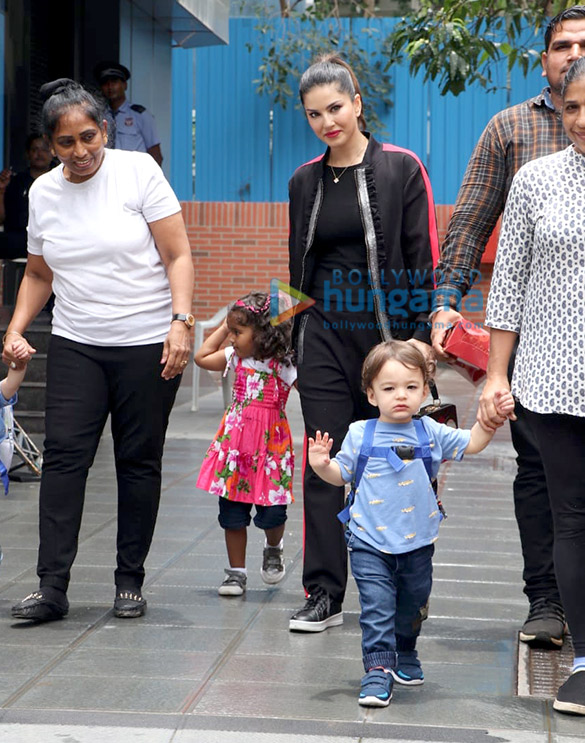 photos sunny leone snapped with her kids at play school in juhu 1 3