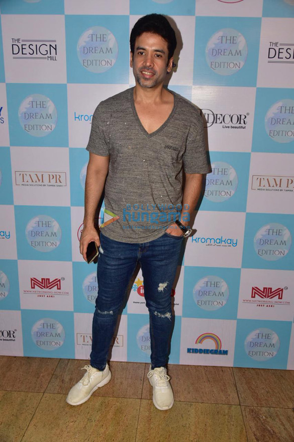 photos tusshar kapoor snapped at the dream edition exibition 1
