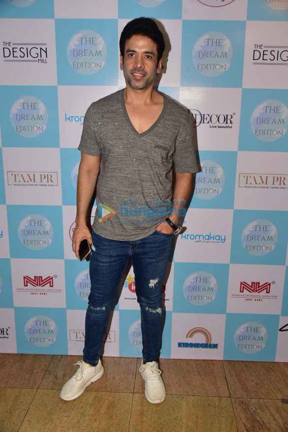 photos tusshar kapoor snapped at the dream edition exibition 2