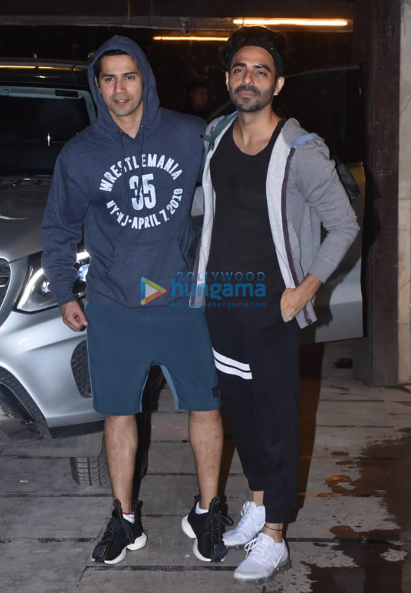 photos varun dhawan and aparshakti khurrana spotted at the gym in juhu 6