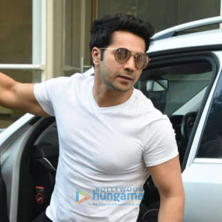 Photos: Varun Dhawan snapped in Andheri