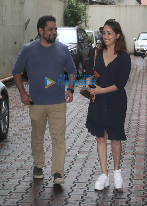 photos yami gautam snapped at tips office in khar 1