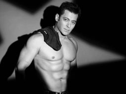 Salman Khan celebrates the completion of 31 years in the industry with an adorable throwback picture!