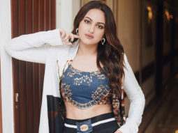 Sonakshi Sinha looks ravishing in her latest Anamika Khanna ensemble