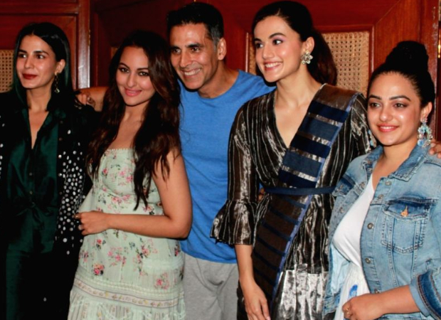 VIDEO: Akshay Kumar answers a journalist's phone during Mission Mangal promotions