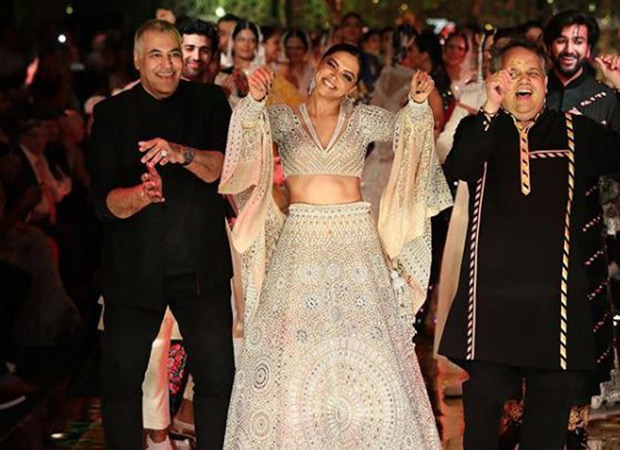 Deepika Padukone breaks into a dance as she walks the ramp for Abu Jani and Sandeep Khosla