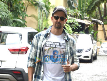 Photos: Hrithik Roshan snapped in Mumbai promoting War