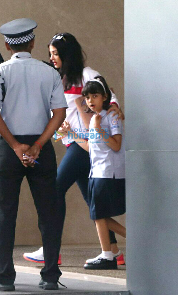 Photos: Aishwarya Rai Bachchan and Aaradhya Bachchan snapped