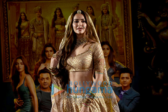 photos akshay kumar bobby deol riteish deshmukh kriti sanon pooja hegde and kriti kharbanda grace the trailer launch of housefull 4 14
