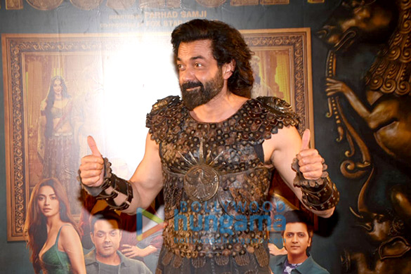 photos akshay kumar bobby deol riteish deshmukh kriti sanon pooja hegde and kriti kharbanda grace the trailer launch of housefull 4 2