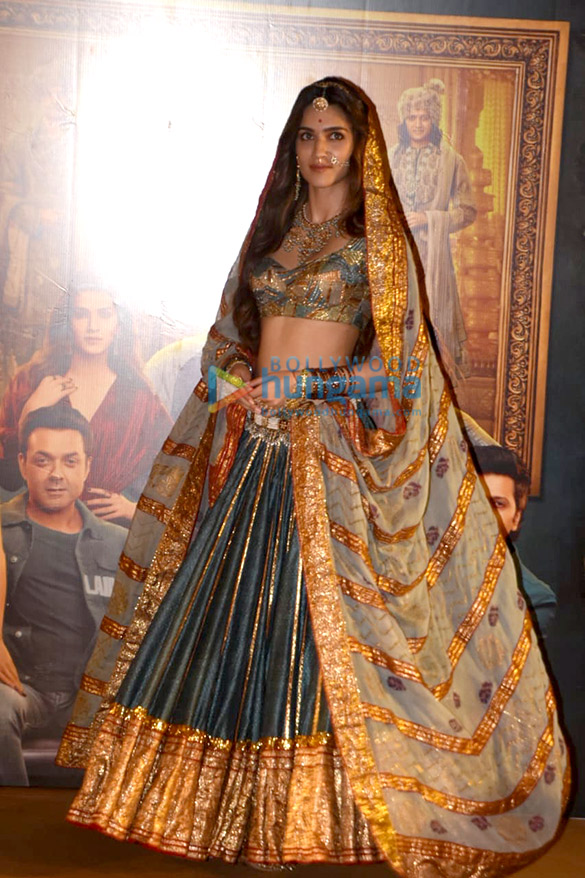 photos akshay kumar bobby deol riteish deshmukh kriti sanon pooja hegde and kriti kharbanda grace the trailer launch of housefull 4 4