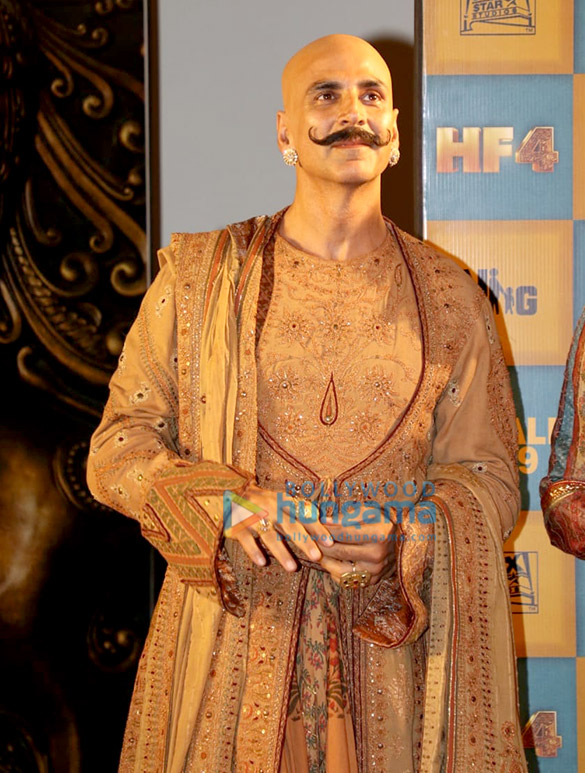 photos akshay kumar bobby deol riteish deshmukh kriti sanon pooja hegde and kriti kharbanda grace the trailer launch of housefull 41 6