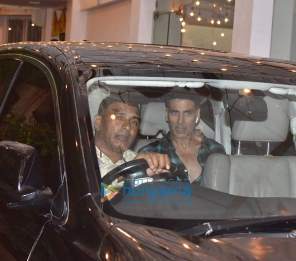photos akshay kumar snapped at a dubbing studio in juhu 1