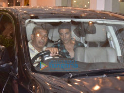 Photos: Akshay Kumar snapped at a dubbing studio in Juhu
