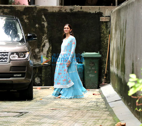 photos alia bhatt snapped at sanjay leela bhansalis office in juhu 3