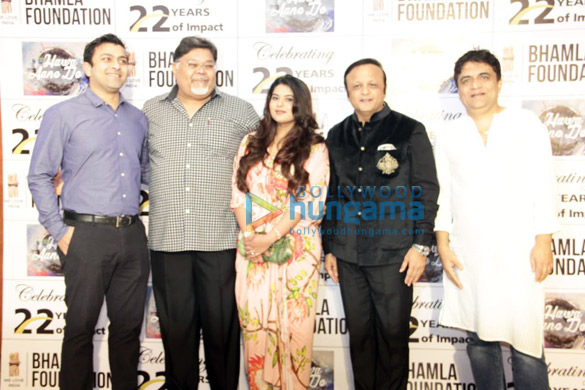 photos amrita rao esha gupta kapil sharma kanika kapoor and others celebrate the success of bhamla foundations beatairpollution campaign song hawaaanede 6