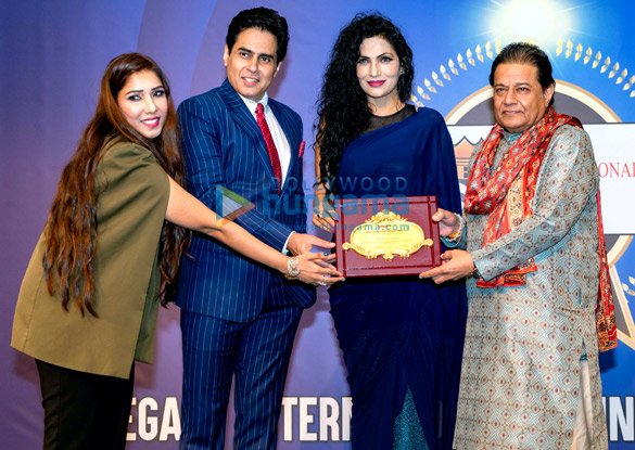 photos anup jalota and soma ghosh at legacy international business awards in singapore 4