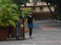 Photos: Arjun Kapoor snapped in Mumbai