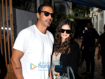 Photos: Arjun Rampal spotted with family at izumi bandra