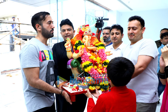 photos bhushan kumar divya khosla kumar and others snapped at ganpati visarjan 3