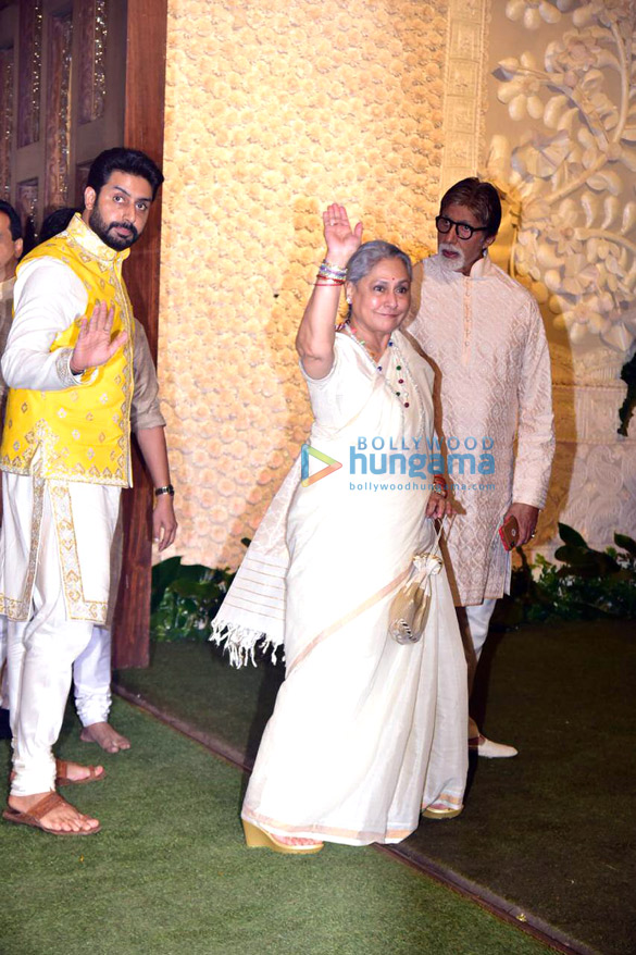 photos celebs grace anil ambanis residence for ganesh chaturthi celebration5 11