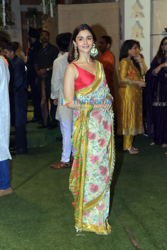 photos celebs grace anil ambanis residence for ganesh chaturthi celebration5 17