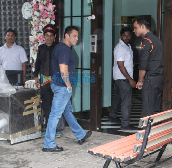 photos celebs grace salman khans residence for ganesh chaturthi celebration 6