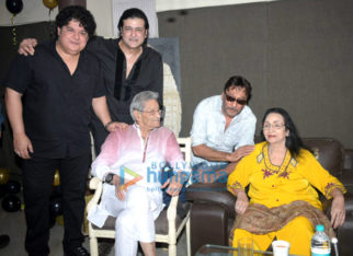 Photos: Celebs grace veteran director Rajkumar Kohli’s birthday celebration Photos: Celebs grace veteran director Rajkumar Kohli’s birthday celebration