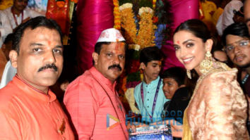 Photos: Deepika Padukone snapped at Lalbaugcha Raja Darshan