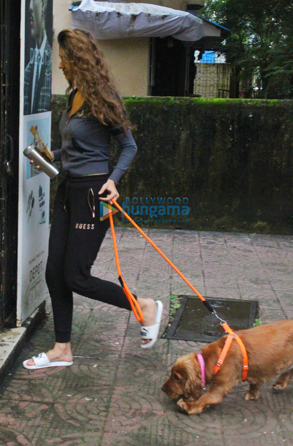 photos disha patani snapped at zido salon 3
