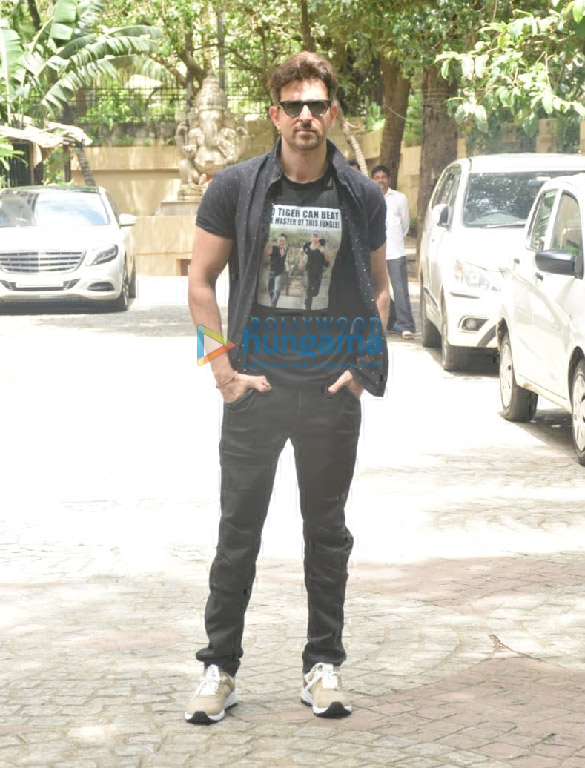photos hrithik roshan snapped promoting war 1