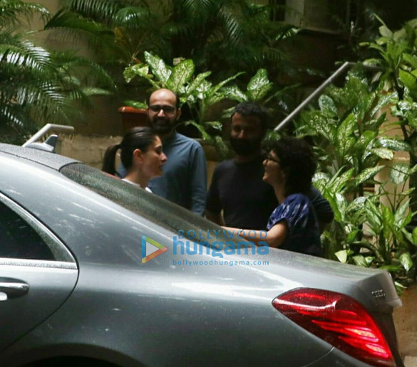 photos kareena kapoor khan and kiran rao snapped at aamir khans house in bandra 3