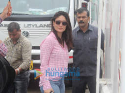 Photos: Kareena Kapoor Khan snapped at Mehboob Studios in Bandra