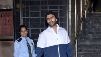 Photos: Kartik Aaryan snapped at the gym in Juhu